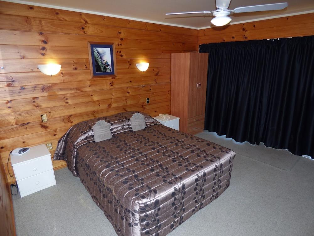 Cedarwood Lakeside Motel & Conference Venue Rotorua Exterior photo