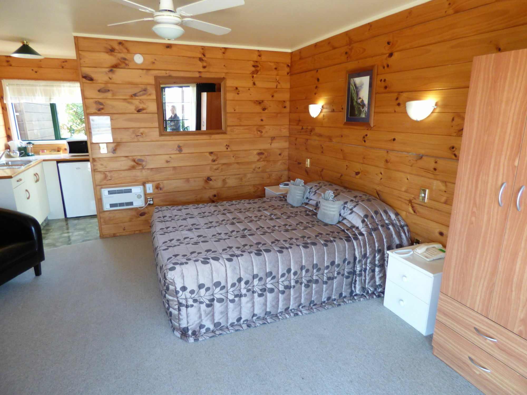 Cedarwood Lakeside Motel & Conference Venue Rotorua Exterior photo