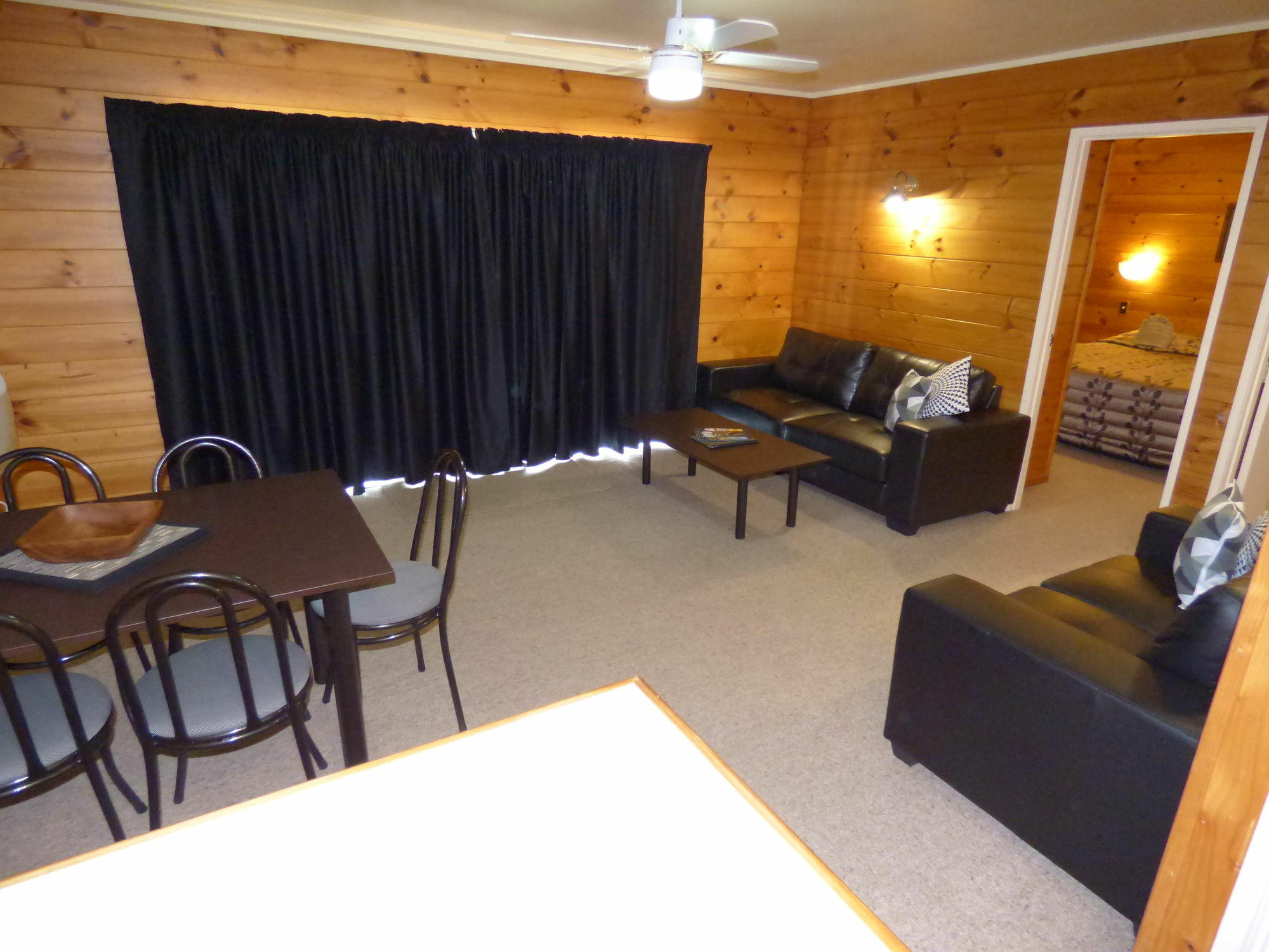 Cedarwood Lakeside Motel & Conference Venue Rotorua Exterior photo